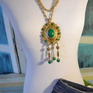 Vintage Necklace w Pendant